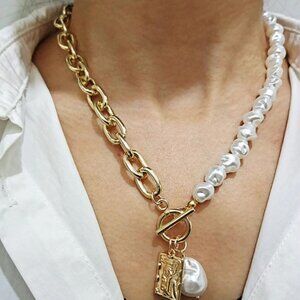 Baroque Irregular Pearl & Gold Lock Necklace NEW